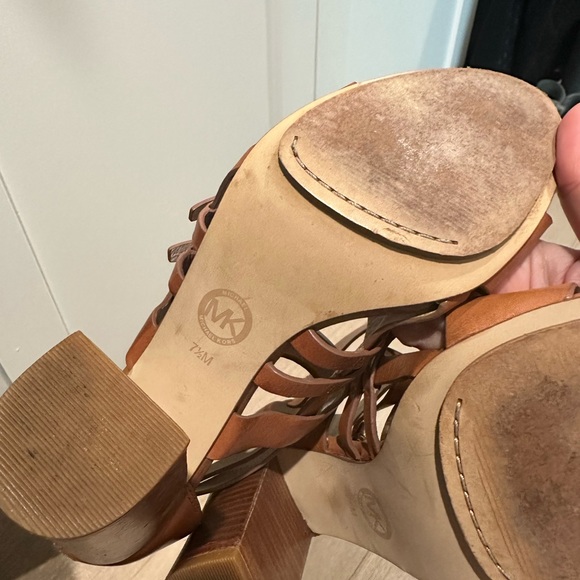 Michael Kors chunky heel - Picture 3 of 7